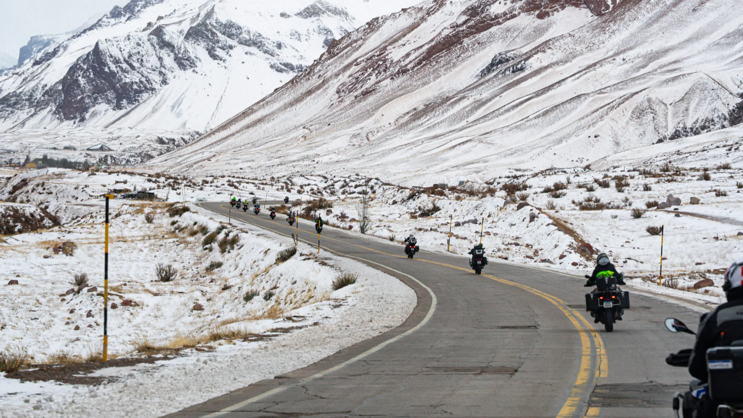 Vinhedos e Cordilheira dos Andes — Tour Mendoza UpSerra Mototurismo