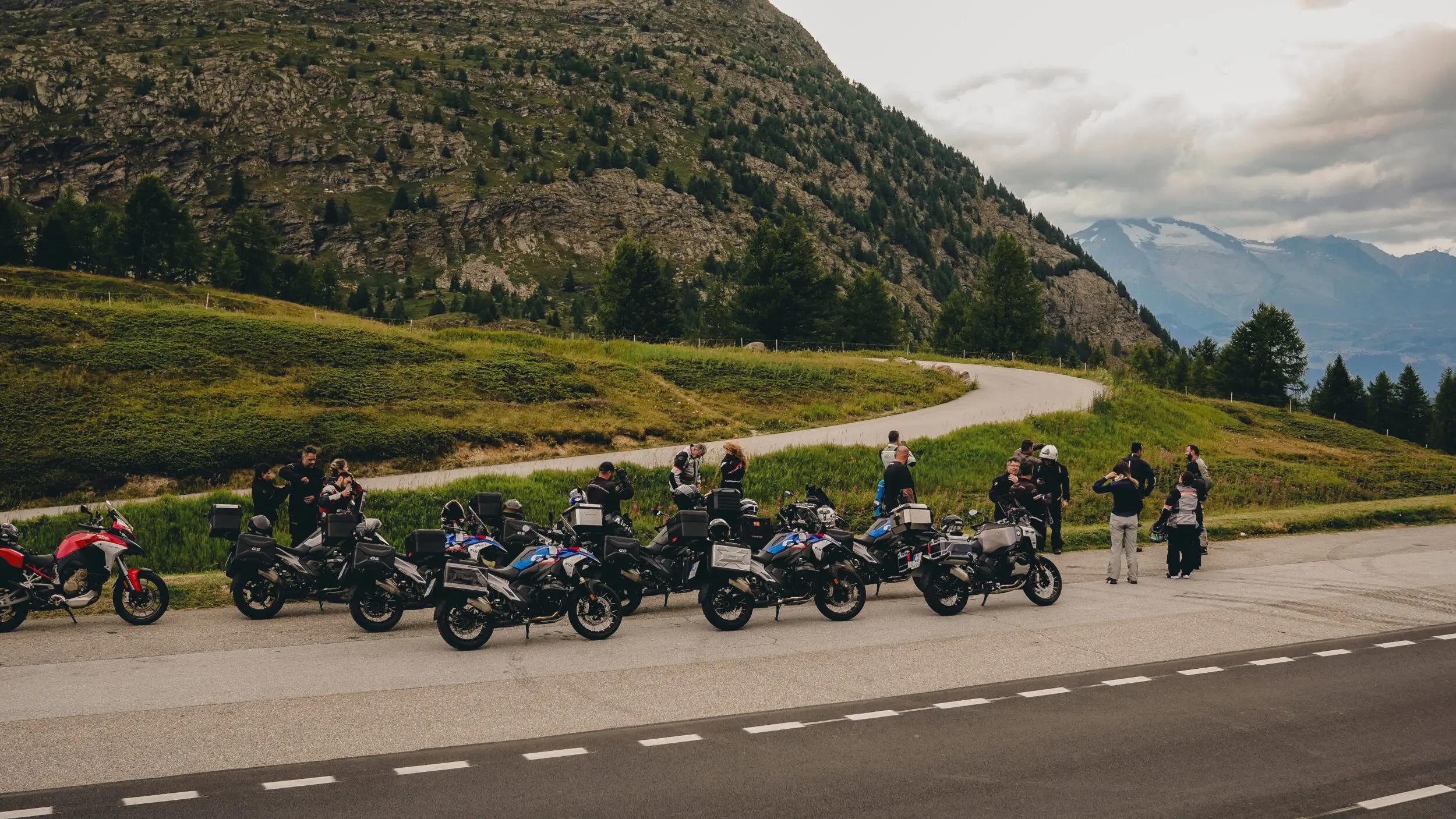 Passes alpinos lendários — Tour Alpes High Passes UpSerra Mototurismo