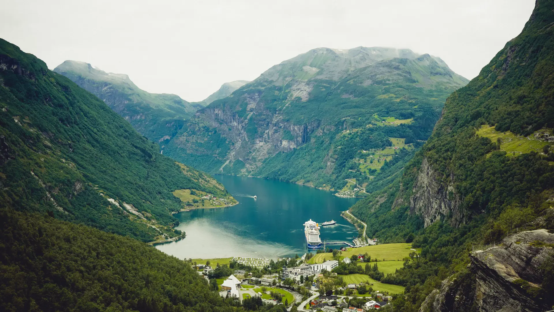 Tour Moto Escandinávia UpSerra — Lysefjord