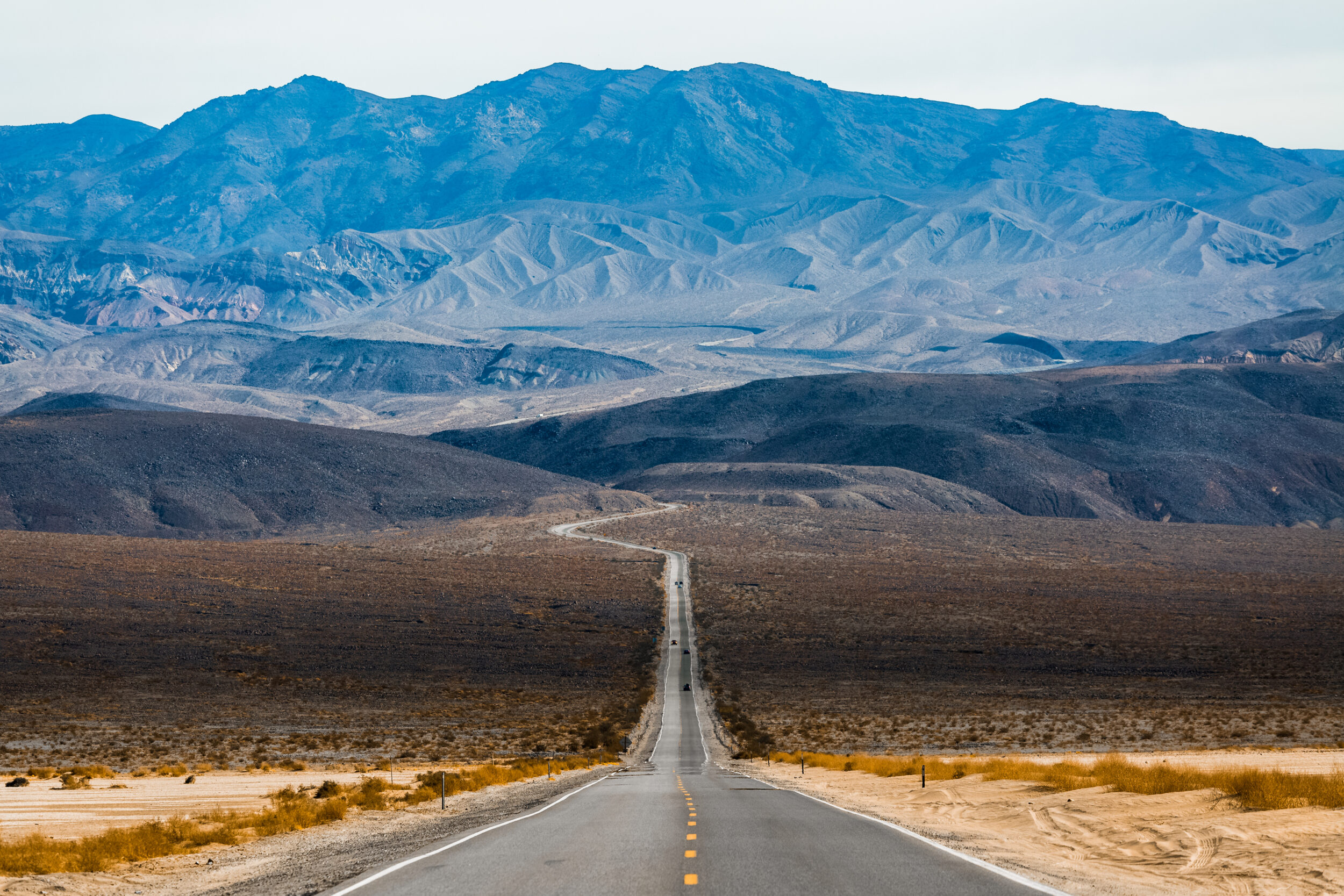 Estrada no Death Valley National Park, Califórnia
