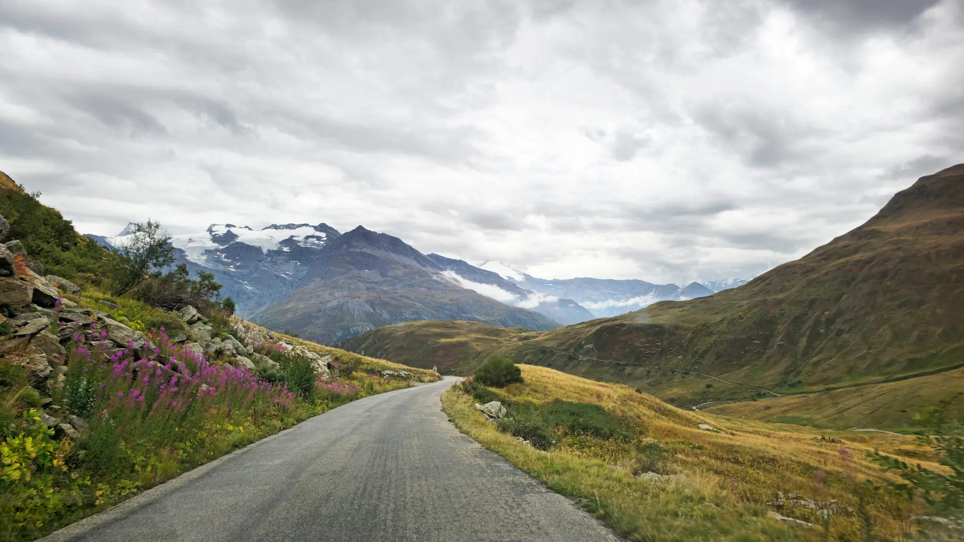 Puy de Dôme — Auvergne — França Secreta I 2027 — UpSerra Mototurismo