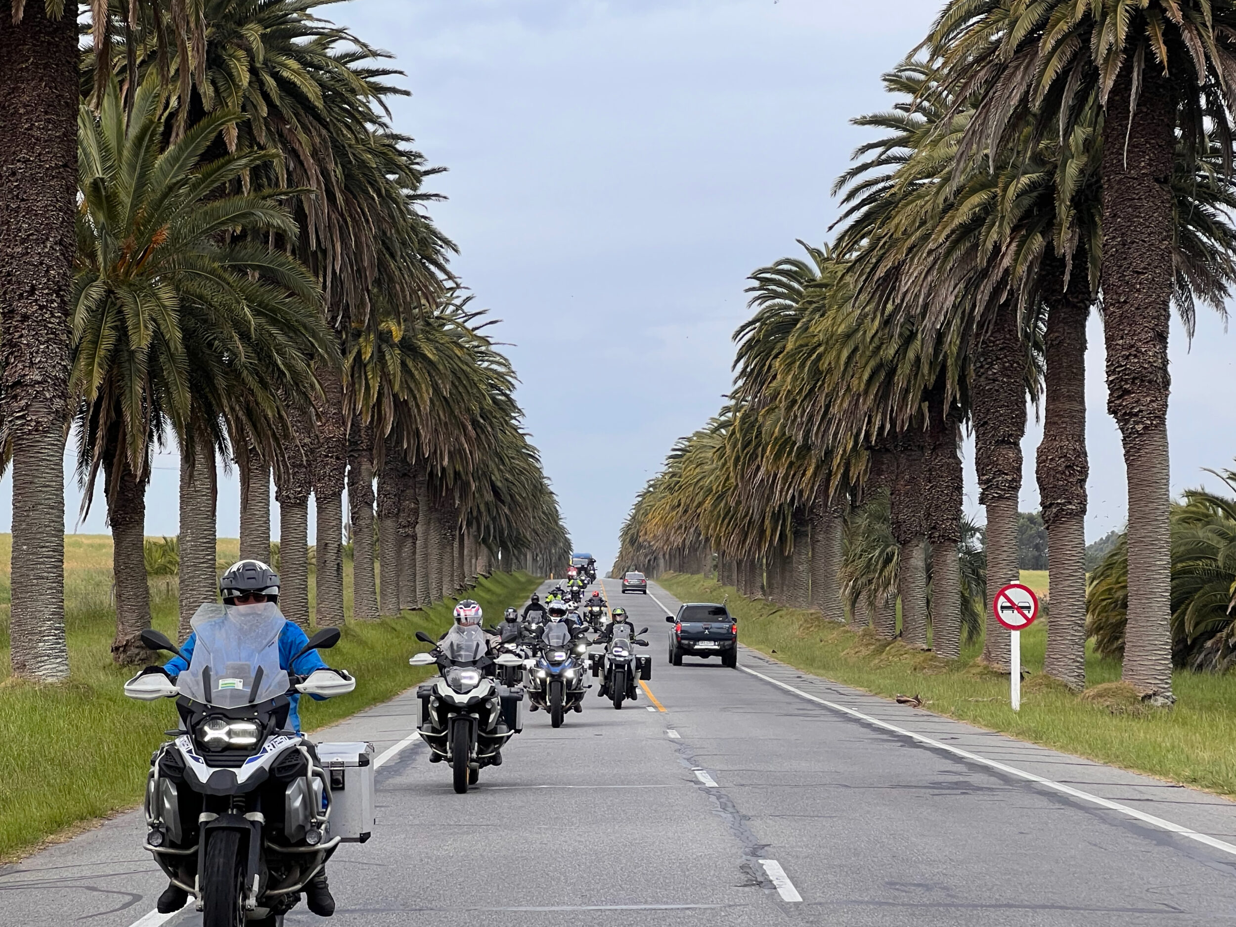 Tour Uruguai e Mendoza — Vinhos, Cordilheira e Estrada — UpSerra Mototurismo