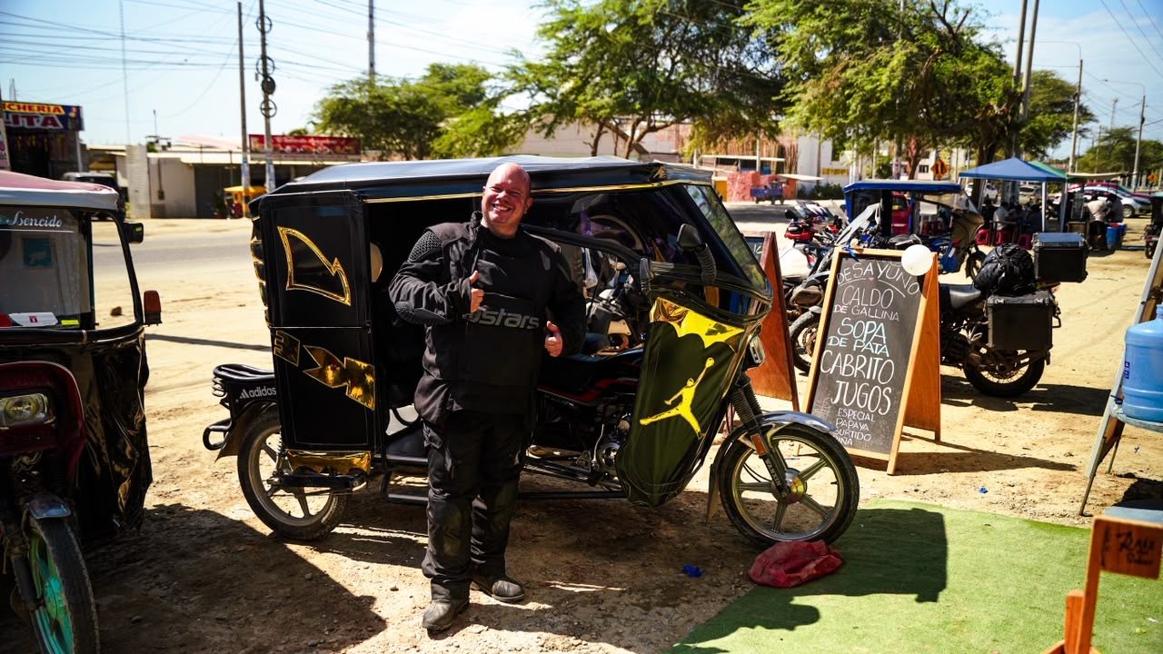 Tuk-tuks no norte do Peru, em Sullana
