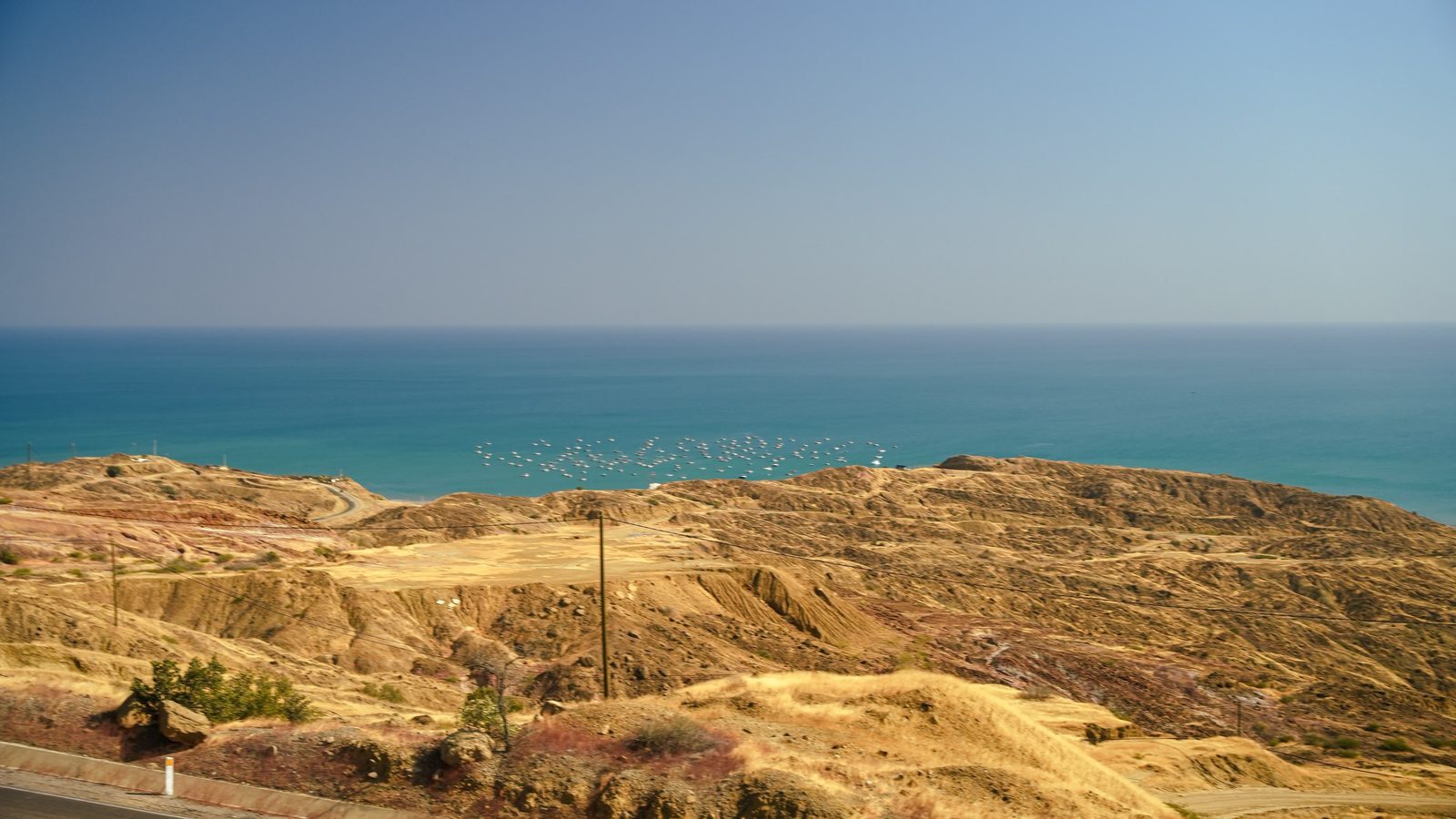 Vista do Oceano Pacífico a partir do Mirador de El Ñuro, no norte do Peru.