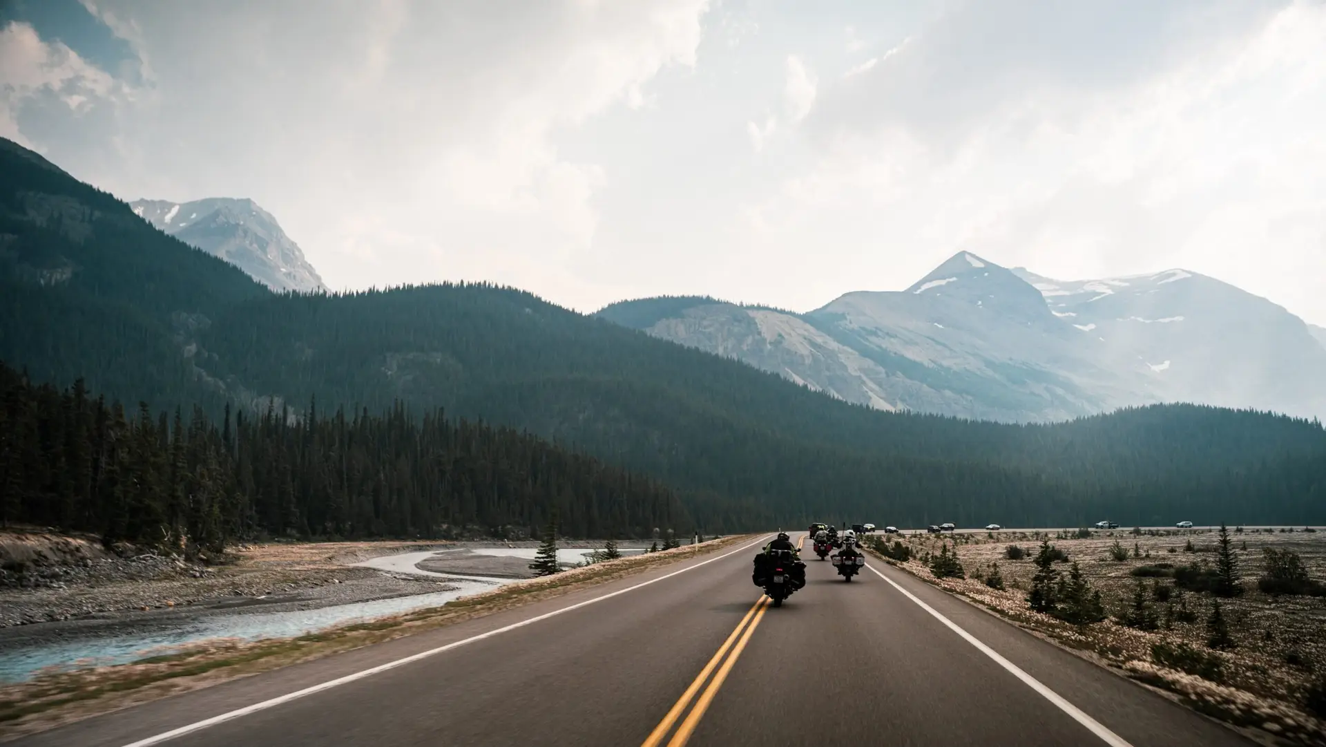 Alaska Fly&Ride — estrada UpSerra