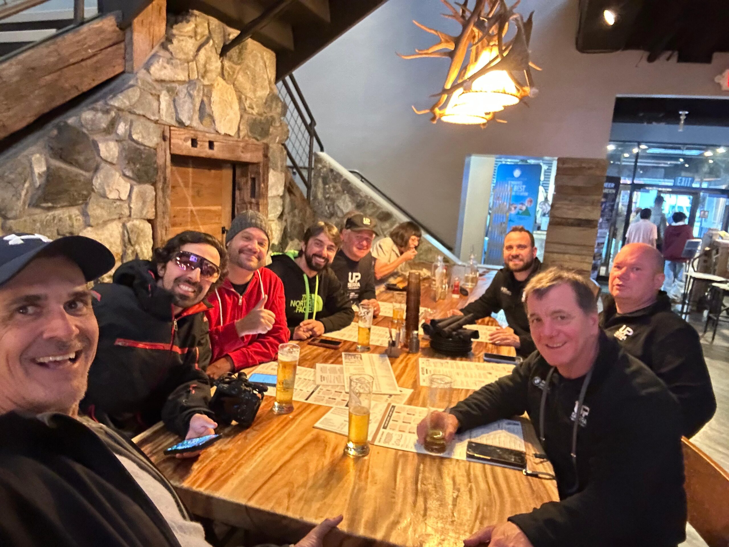 O grupo da UpSerra reunido em Anchorage, no fim da expedição
